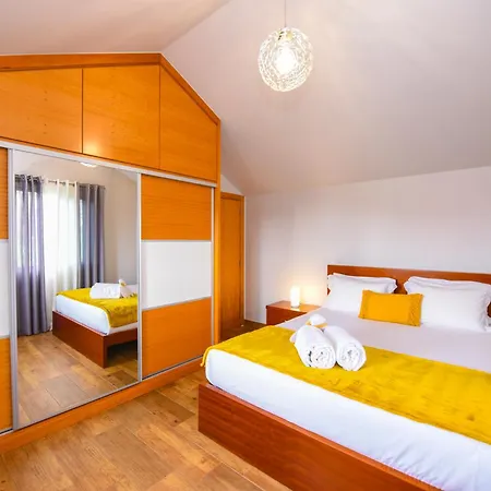 Дом отдыха The Cozy Pink House Понта-ду-Сол