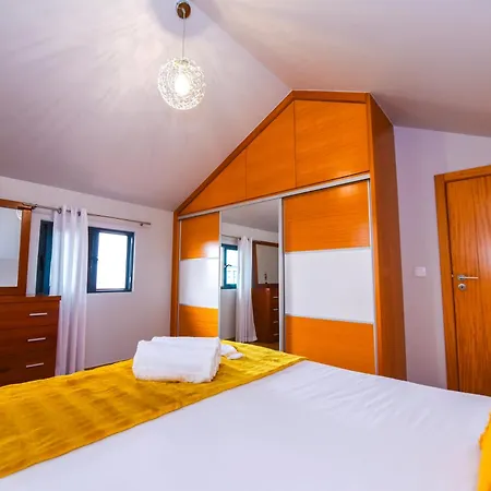 The Cozy Pink House Дом отдыха Понта-ду-Сол